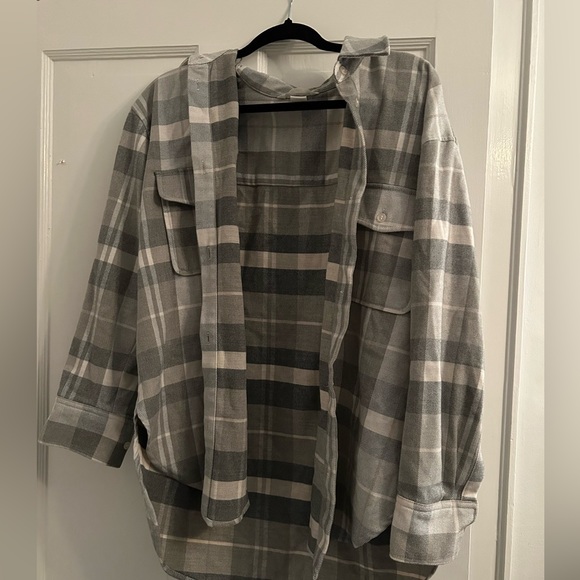 NEW H&M Plaid flannel - Picture 2 of 3